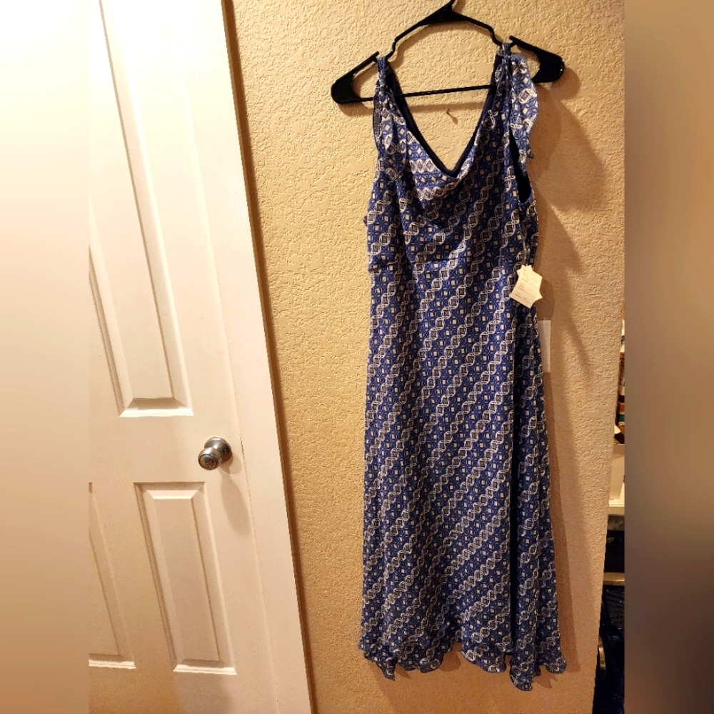 NWT JONATHAN MARTIN~ Flowey dress size 14